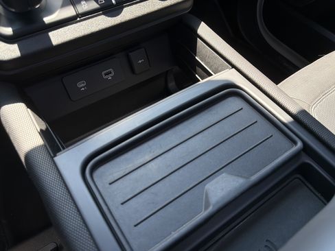 Used 2022 Land Rover Defender 110 X-Dynamic HSE AWD/4WD image 39