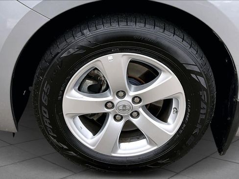 Used 2017 Toyota Sienna LE image 10