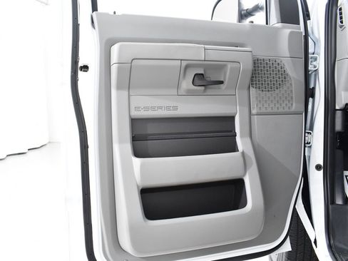 New 2026 Ford E-350 and Econoline 350 Super Duty w/ Power Equipment Group image 22