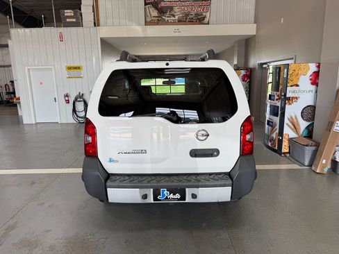 Used 2015 Nissan Xterra S RWD image 6