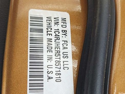 Used 2026 Jeep Grand Cherokee Summit w/ Obsidian Package AWD/4WD image 38