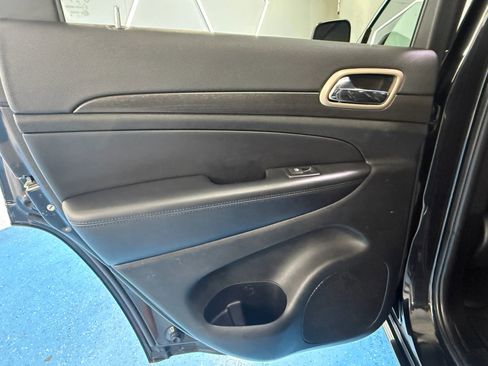 Used 2015 Jeep Grand Cherokee Altitude AWD/4WD image 29