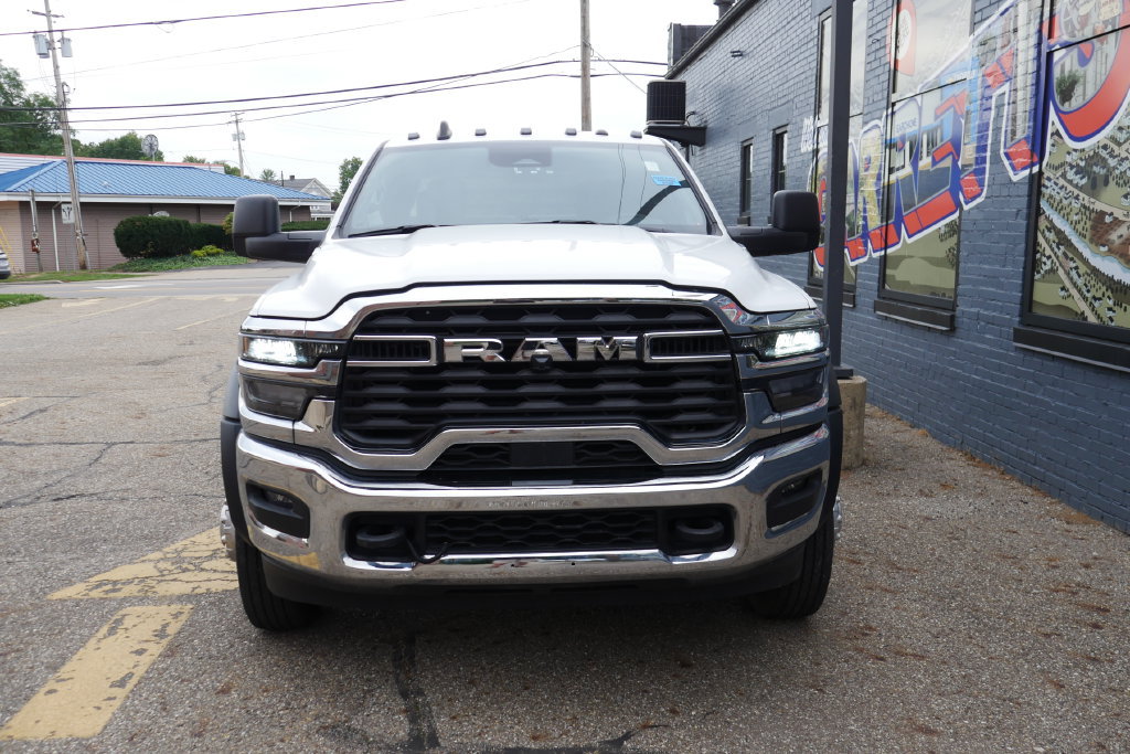 Used 2025 RAM 5500 Tradesman w/ Chrome Appearance Group AWD/4WD image 20