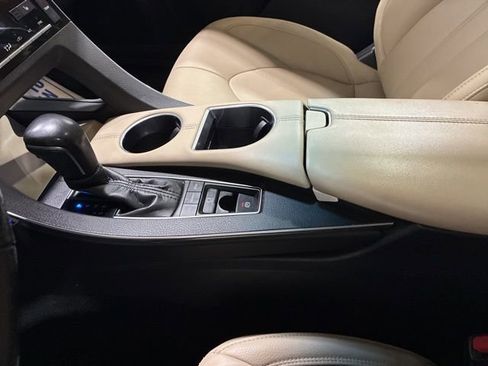 Used 2020 Toyota Avalon XLE image 24