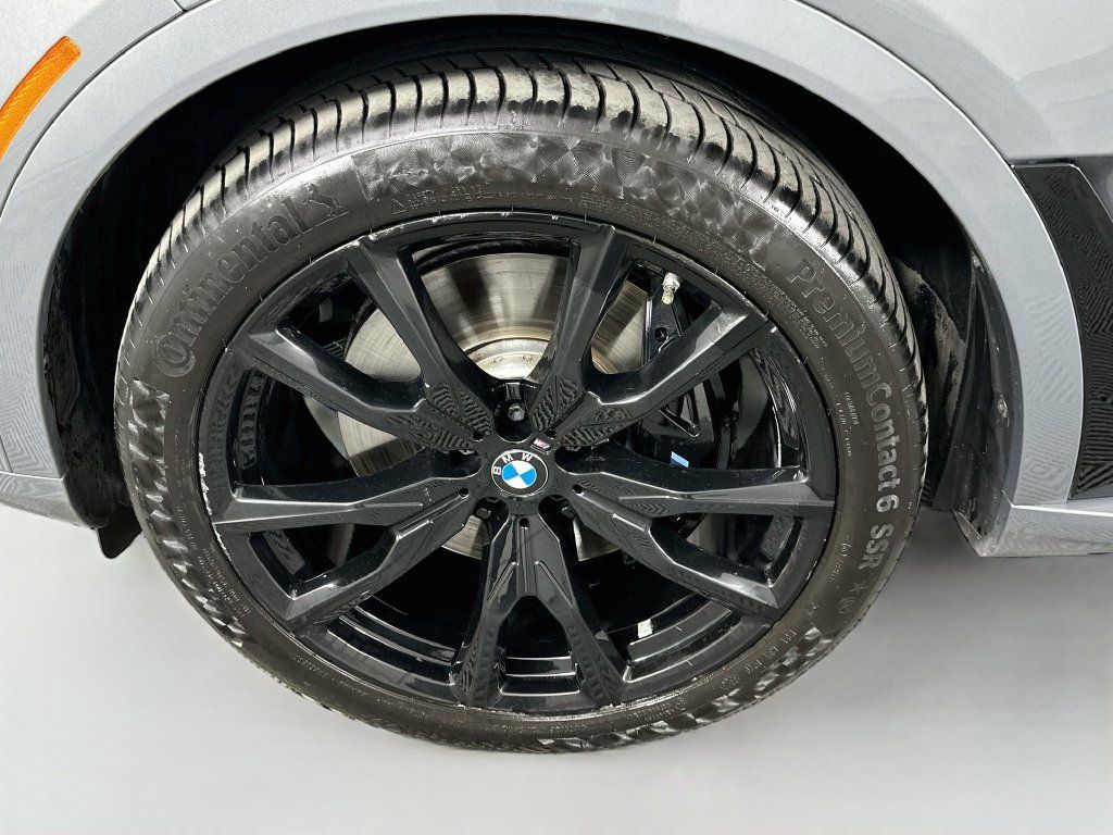Used 2023 BMW X7 xDrive40i w/ M Sport Package AWD/4WD image 33