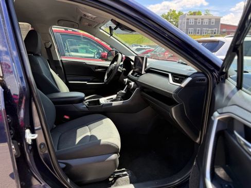 Used 2024 Toyota RAV4 XLE FWD image 20