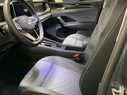 New 2026 Volkswagen Tiguan SE