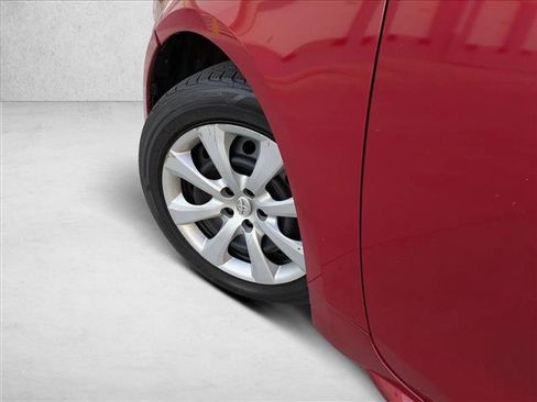 Used 2020 Toyota Corolla LE image 10