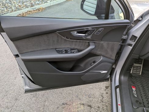 Used 2020 Audi SQ7 Premium Plus w/ SQ7 Black Optic Package image 12