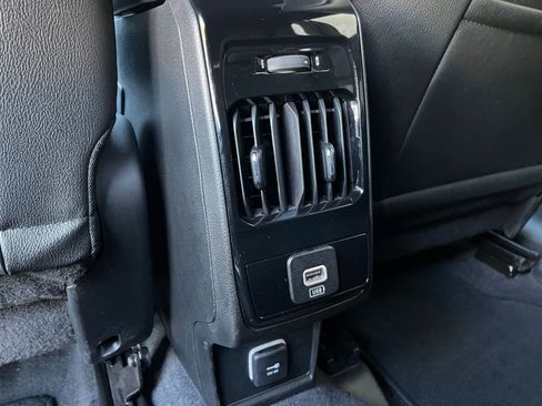 Used 2025 Jeep Compass Limited image 24