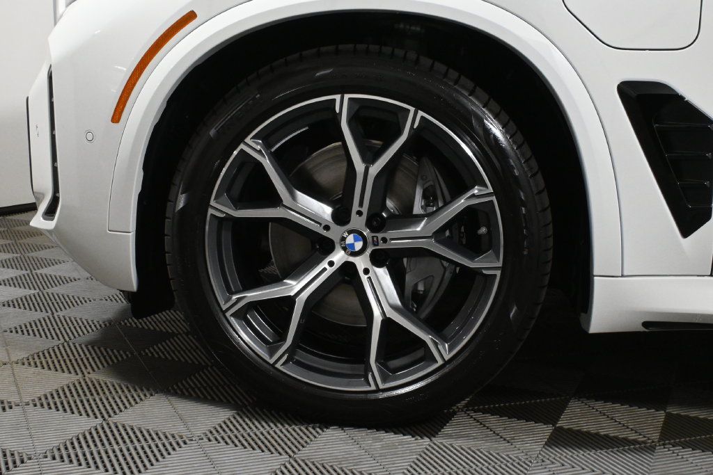 Used 2026 BMW X5 xDrive50e w/ M Sport Package AWD/4WD image 12