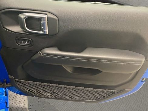 Used 2023 Jeep Wrangler Sahara image 24