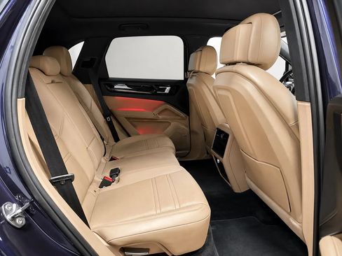 Used 2019 Porsche Cayenne S AWD/4WD image 22
