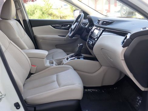 Used 2018 Nissan Rogue Sport SL w/ SL Premium Package AWD/4WD image 39