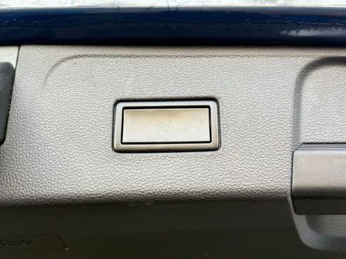 Used 2019 Volkswagen Atlas SEL FWD image 23