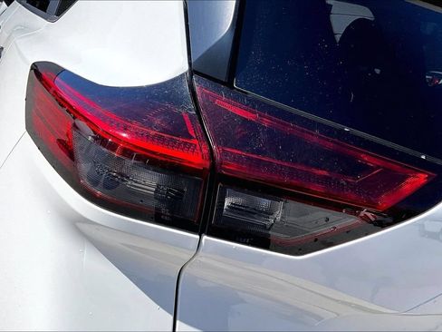 Used 2023 Nissan Rogue S FWD image 23