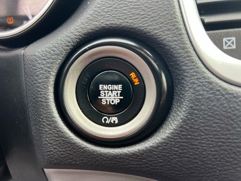 Used 2019 Dodge Durango SXT image 41