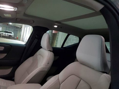 Used 2023 Volvo XC40 B5 Plus w/ Protection Package Premier AWD/4WD image 12