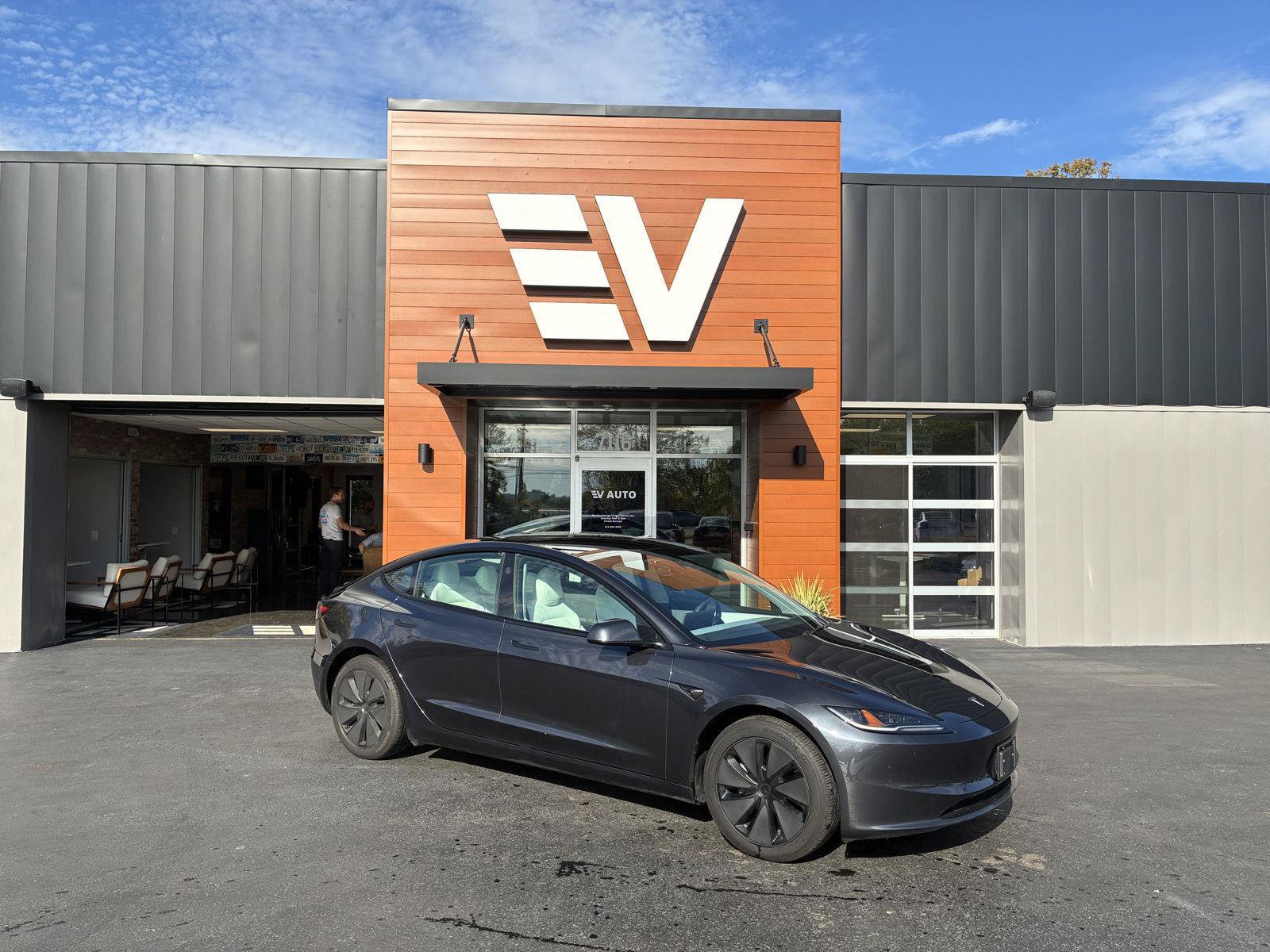 Used 2025 Tesla Model 3 Long Range RWD image 1