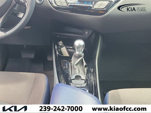 Used 2020 Toyota C-HR XLE FWD image 19