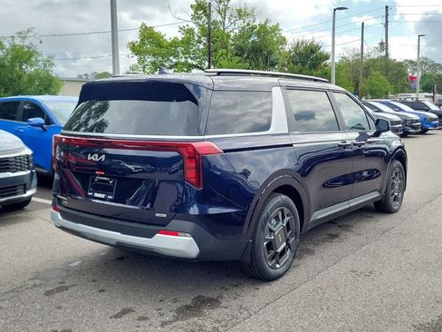 New 2026 Kia Carnival EX FWD image 6