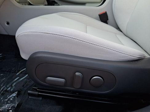 Certified 2025 Hyundai Kona SEL AWD/4WD image 15