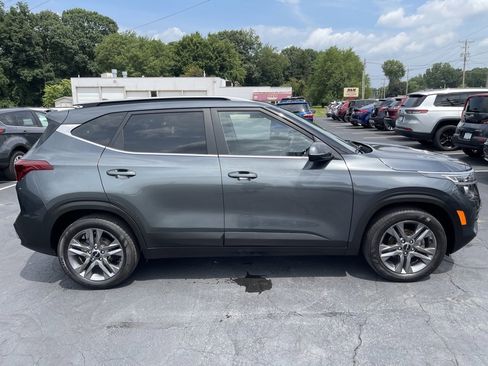 Used 2023 Kia Seltos S image 8