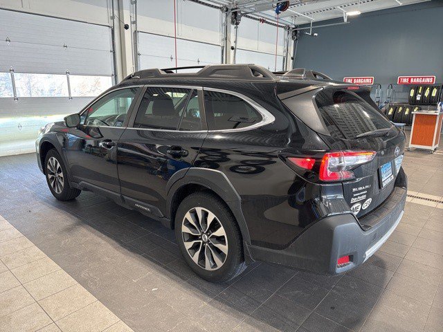 Used 2023 Subaru Outback Limited AWD/4WD image 11