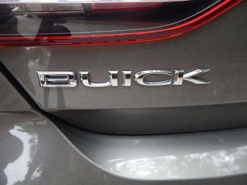 Used 2018 Buick Regal Preferred image 49