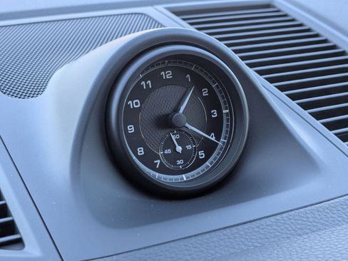 New 2026 Porsche Macan image 21