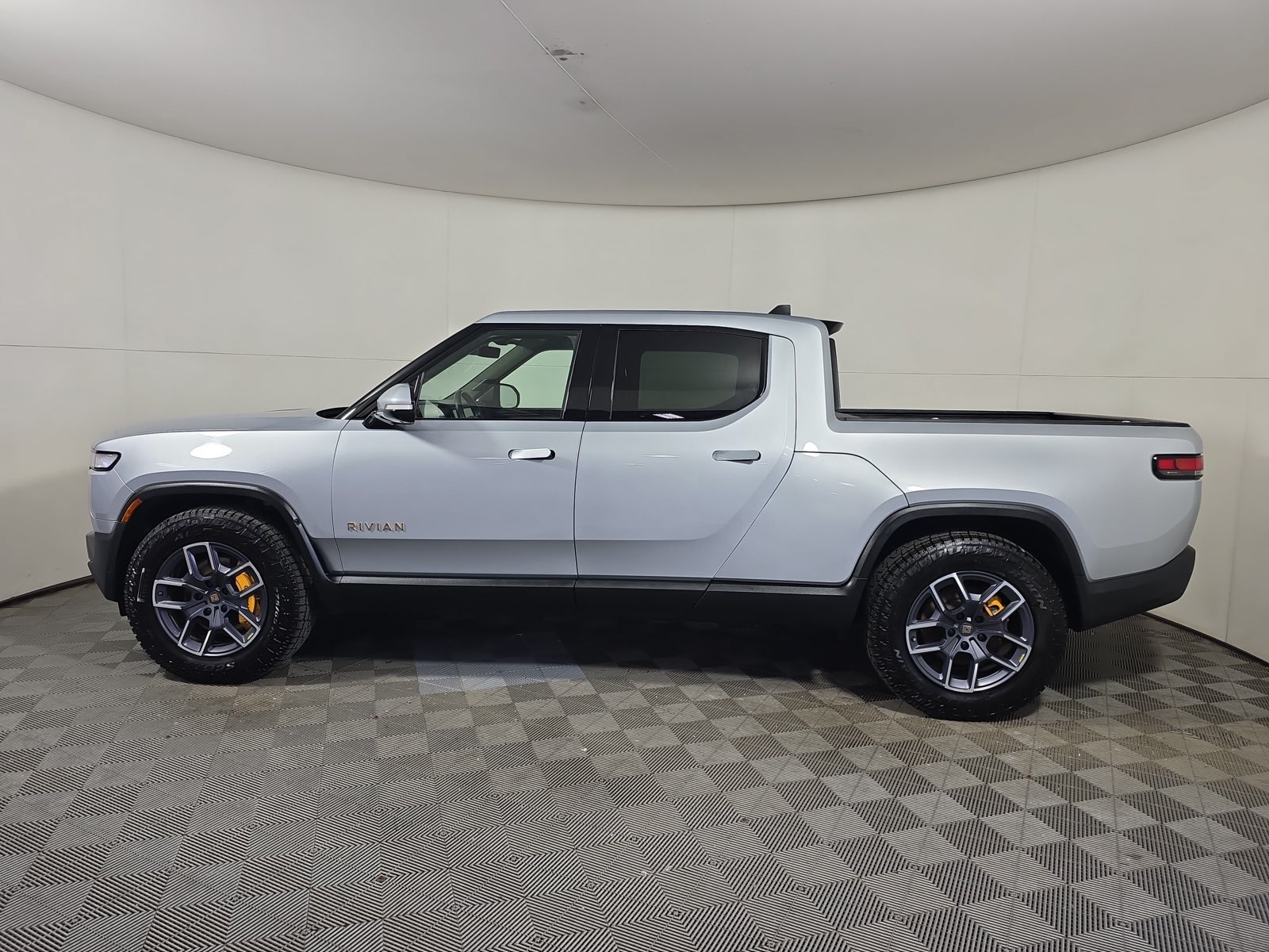 Used 2023 Rivian R1T Adventure Quad AWD/4WD image 2