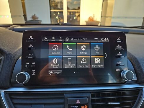 Used 2018 Honda Accord Touring image 25