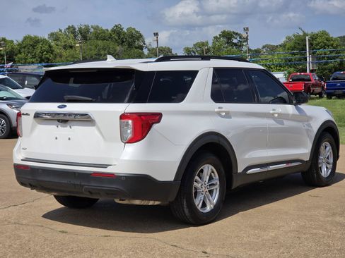 Used 2021 Ford Explorer XLT RWD image 6