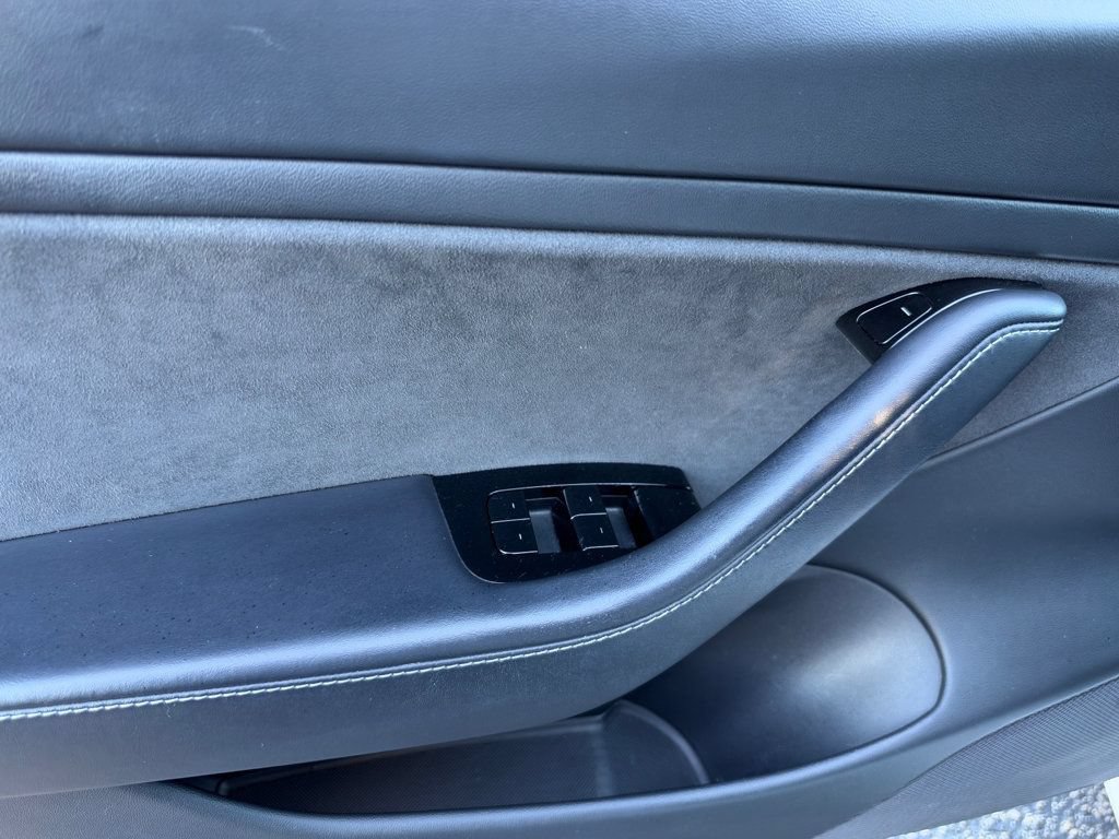 Used 2018 Tesla Model 3 Long Range RWD image 18