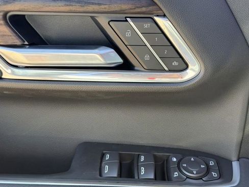 New 2026 GMC Sierra 1500 SLT image 23