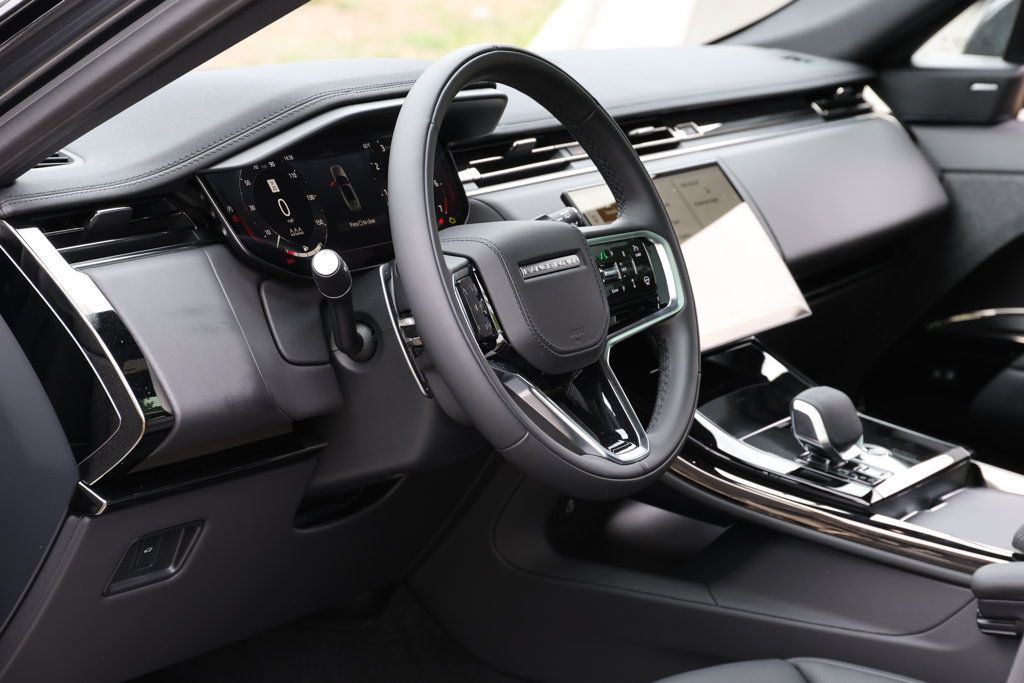 New 2025 Land Rover Range Rover Sport SE AWD/4WD image 7