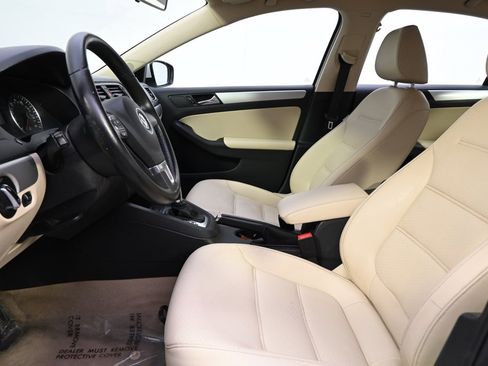 Used 2013 Volkswagen Jetta SE image 11