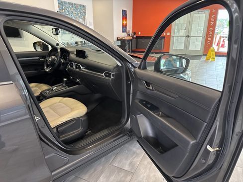 Used 2017 MAZDA CX-5 Touring w/ Preferred Equipment Package image 41