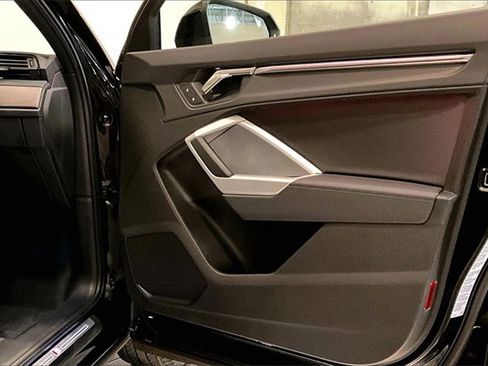 Used 2024 Audi Q3 2.0T Premium Plus image 18