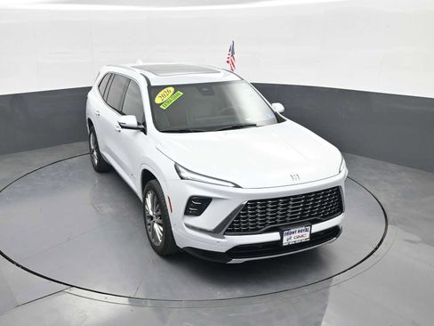 Used 2026 Buick Enclave Avenir w/ Super Cruise Package AWD/4WD image 36