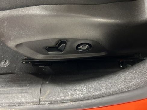 Used 2016 Jeep Renegade Latitude w/ Popular Equipment Group image 11