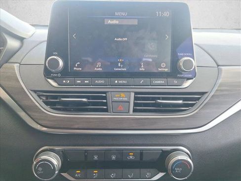 Used 2025 Nissan Altima 2.5 SV image 14