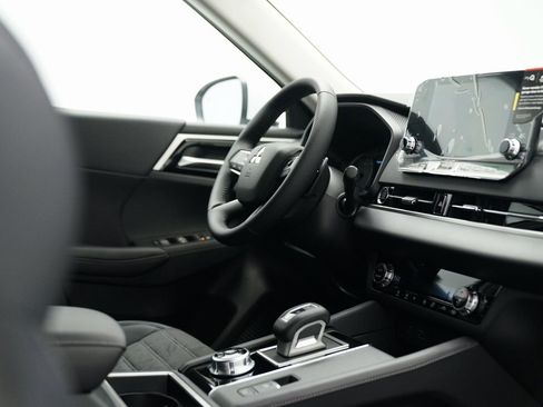 Used 2024 Mitsubishi Outlander SE image 37