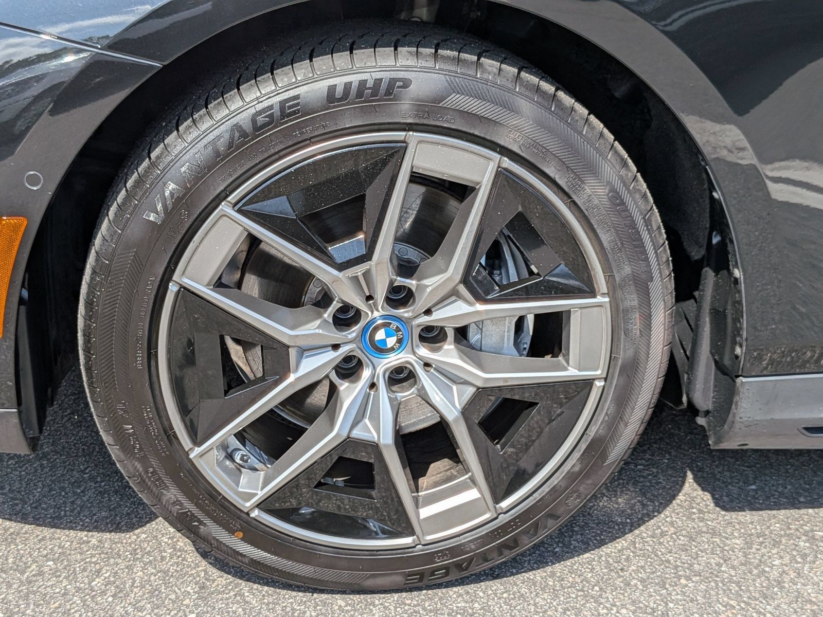 Used 2025 BMW i5 eDrive40i RWD image 10