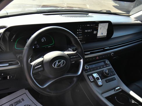 Used 2024 Hyundai Palisade SEL FWD image 16