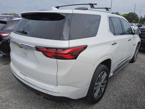 Used 2023 Chevrolet Traverse High Country w/ LPO, 'HIT The Road' Package FWD image 5