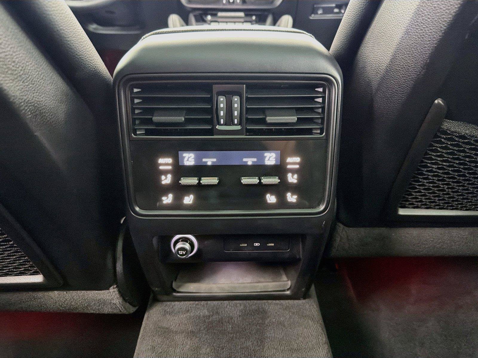Certified 2024 Porsche Cayenne AWD/4WD image 23