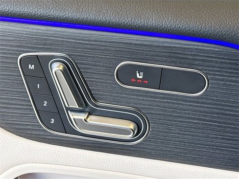 Certified 2025 Mercedes-Benz GLB 250 4MATIC image 20