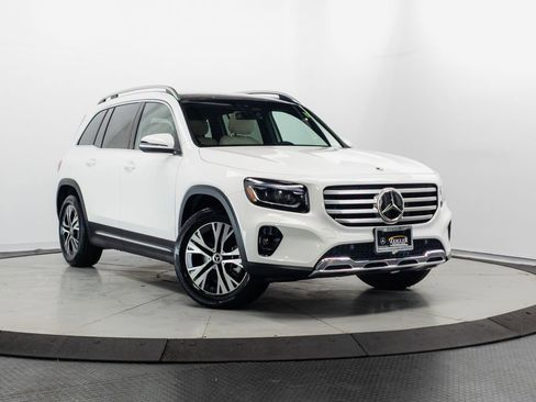 Certified 2026 Mercedes-Benz GLB 250 4MATIC image 1