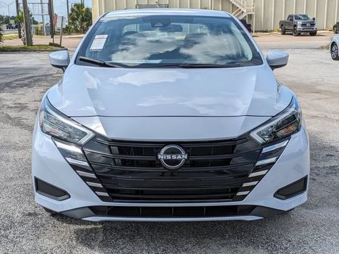 New 2025 Nissan Versa SV w/ Trunk Package FWD image 3